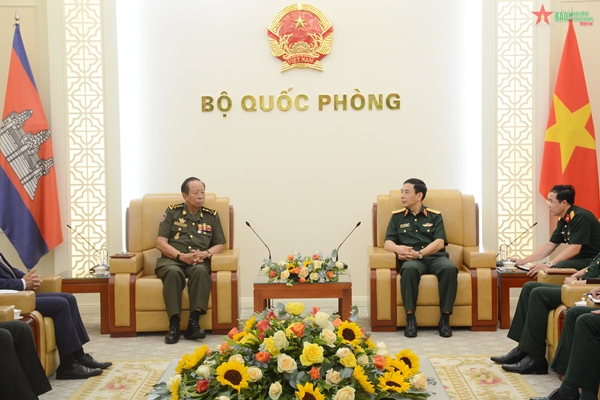 Đại tướng Phan Văn Giang tiếp Bộ trưởng Bộ Quốc phòng Campuchia